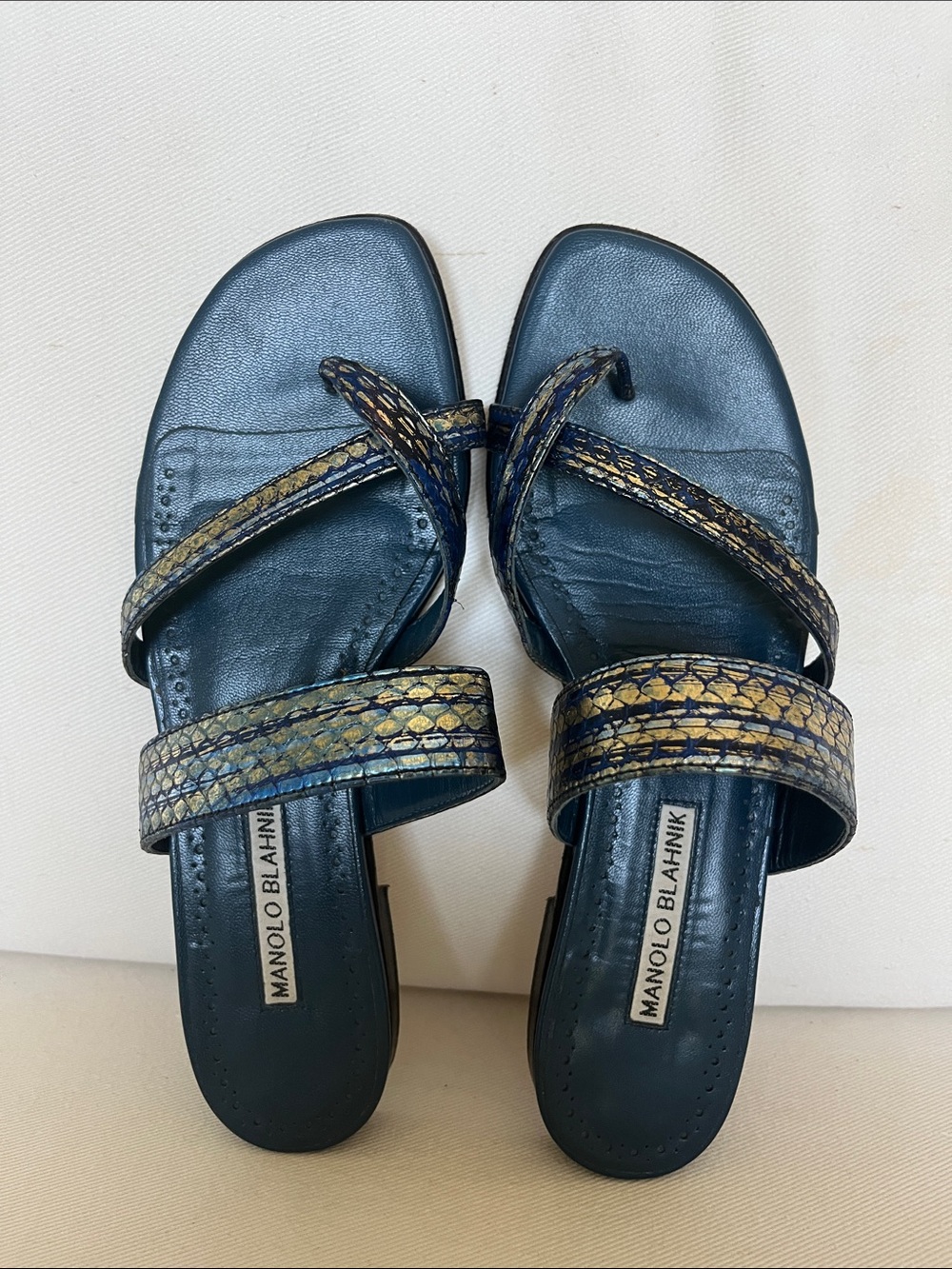 MANOLO BLAHNIK SUSA SANDALS